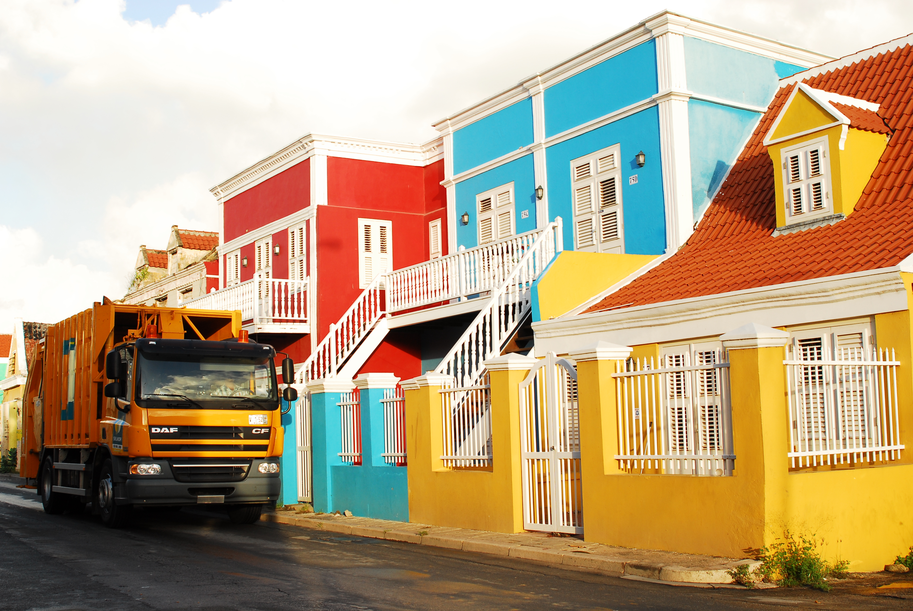 Colourfulhouseswithtruck